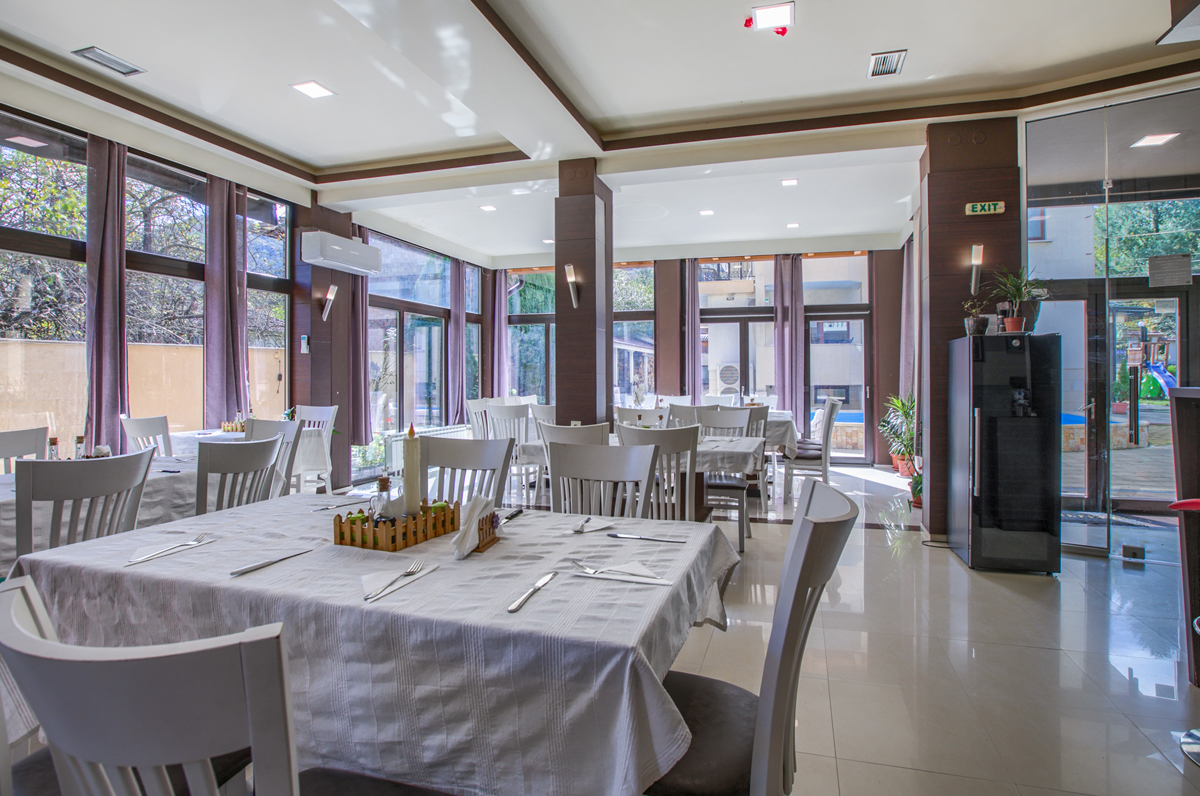 RESTAURANT 1